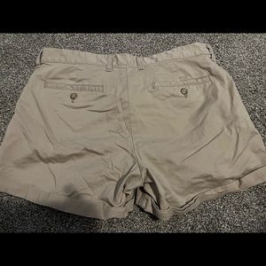 Gap Khaki Girlfriend 4 inch Shorts size 12